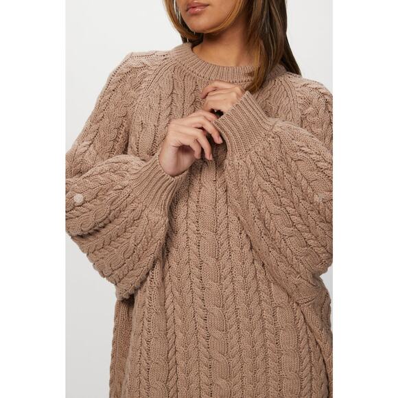 MR MITTENS Chunky Cable Jumper in Almond Size M/L NWT - Picture 3 of 9